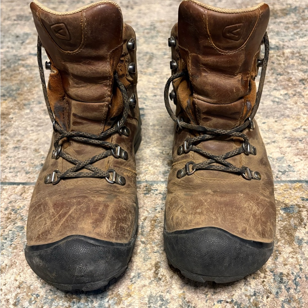 Keen Men's Distressed Brown Leather Boots